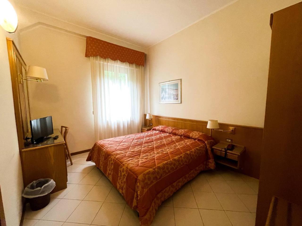 Garni Del Hotel