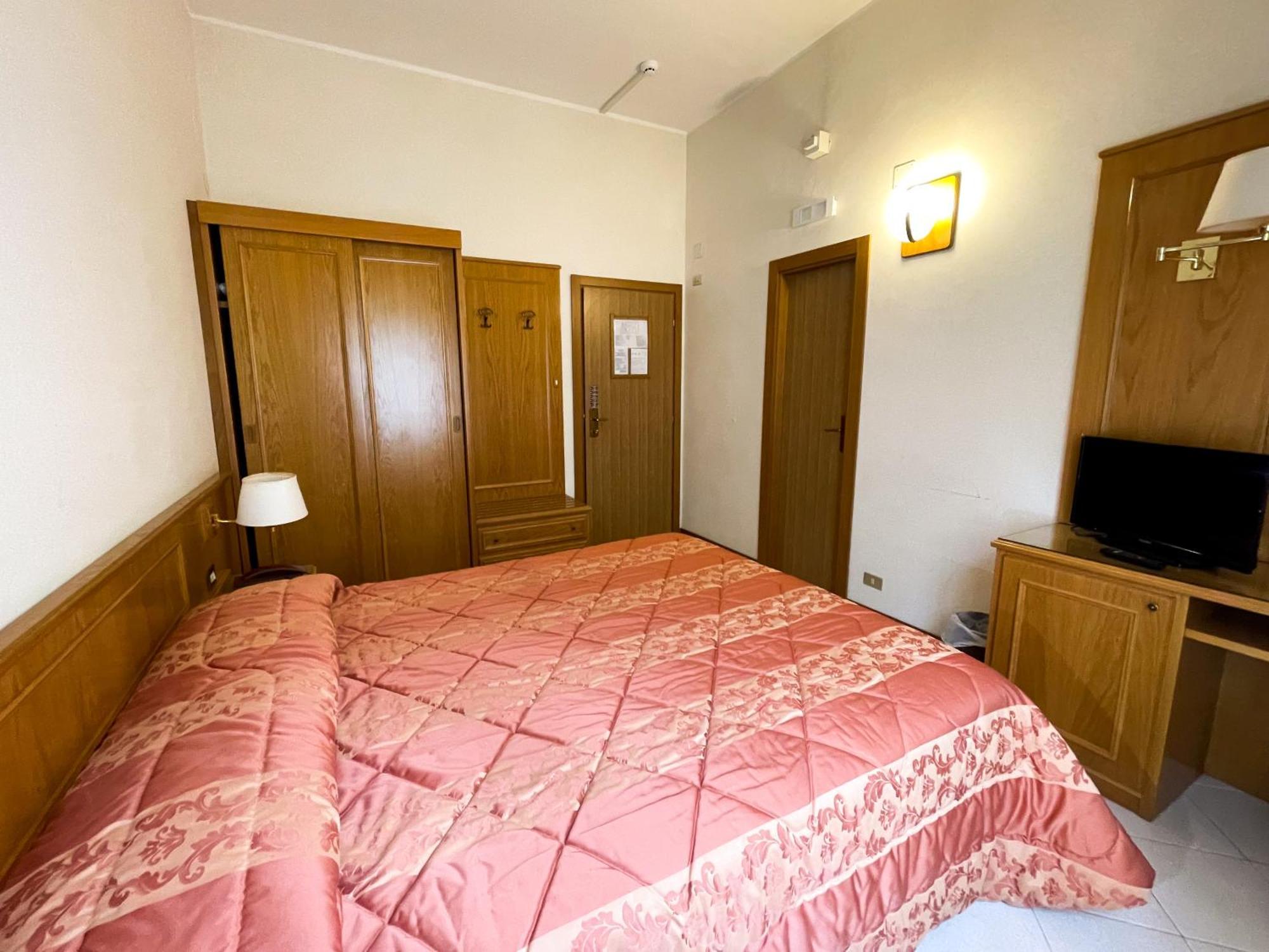Garni Del 3*