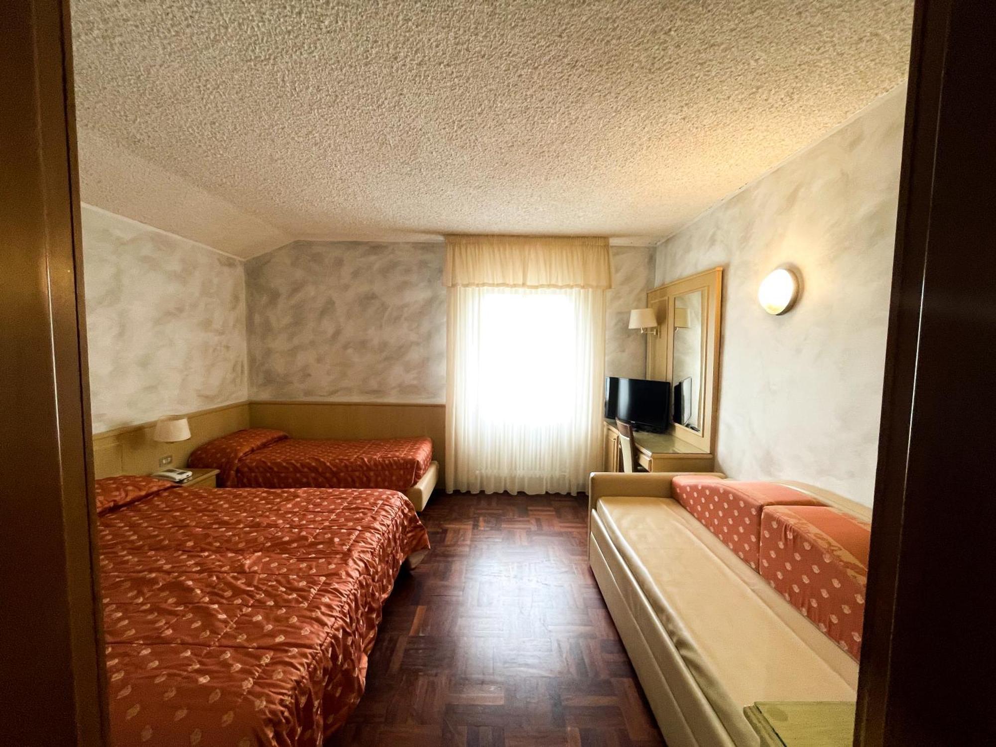 Garni Del Hotel