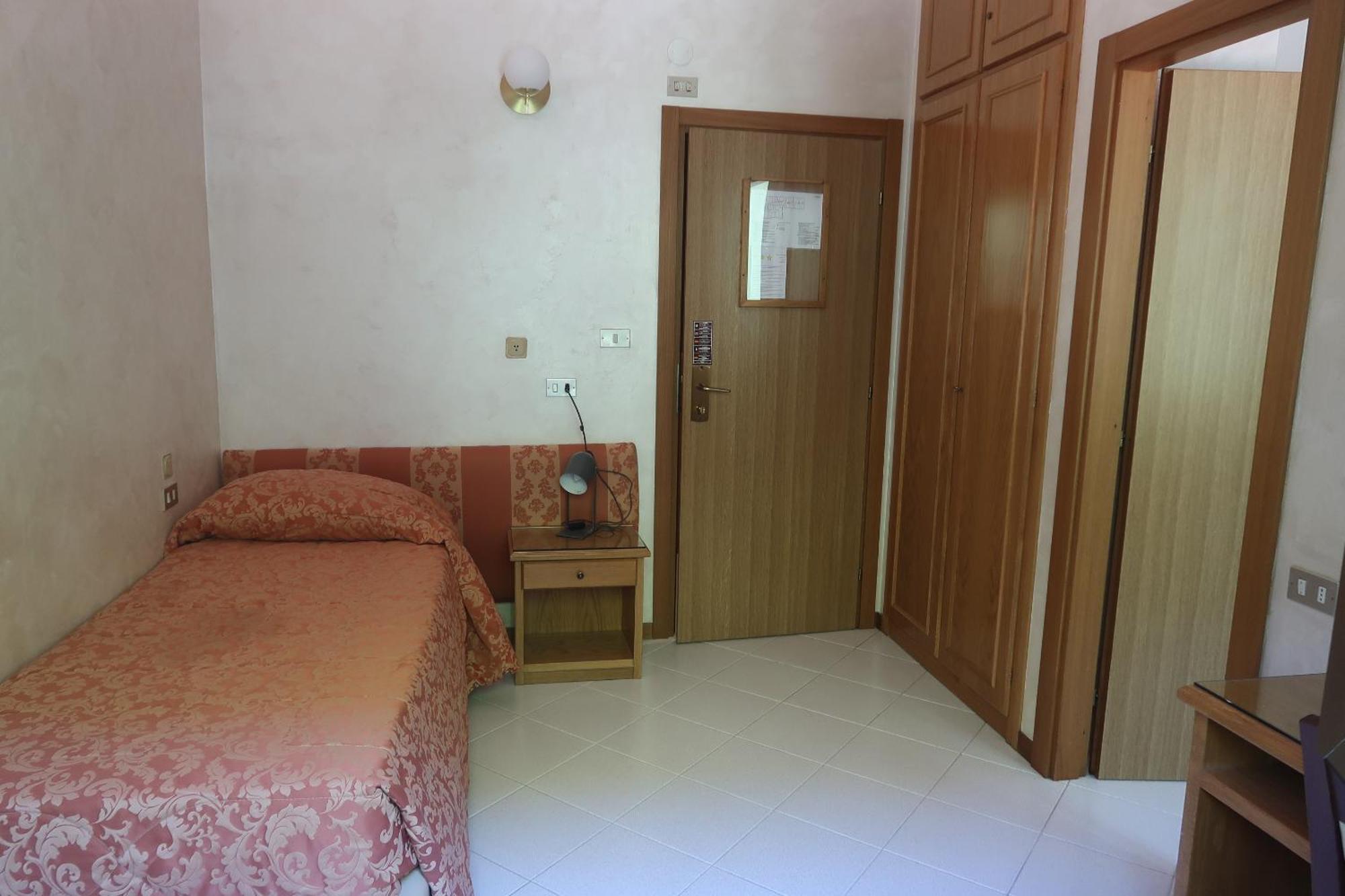 Garni Del Hotel 3*